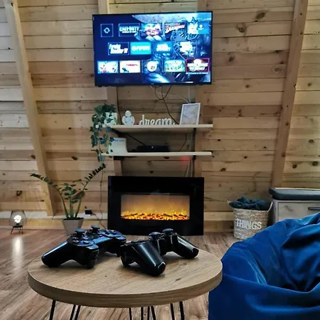 Spy Nest House Holiday home Knic
